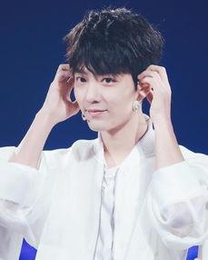 肖战爸爸爆料视频大全最新,揭秘明星家庭背后的真实生活 第1张 肖战爸爸爆料视频大全最新,揭秘明星家庭背后的真实生活 第1张